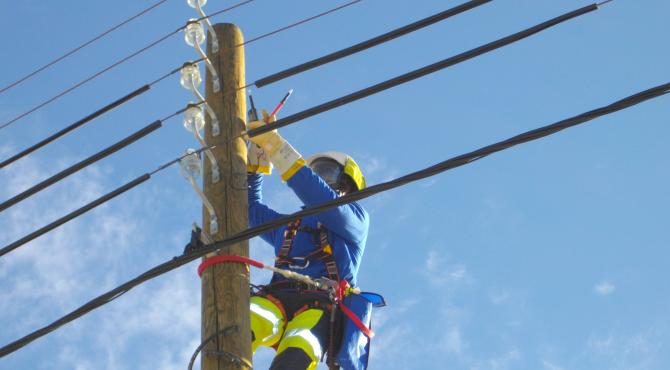 lignes électriques aériennes
