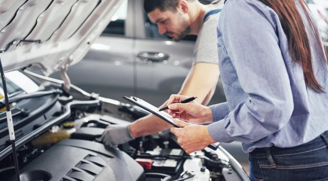 ENTRETIEN DES VÉHICULES HYBRIDES & ÉLECTRIQUES