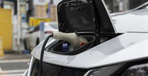 ENTRETIEN DES VÉHICULES HYBRIDES & ÉLECTRIQUES